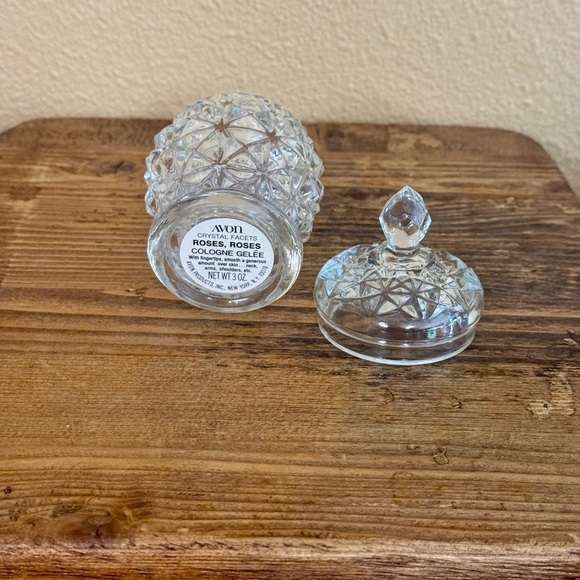 Avon Crystal Facets Cut Glass Roses Roses Cologne Gelee Empty Jar with Lid EUC - Picture 3 of 7